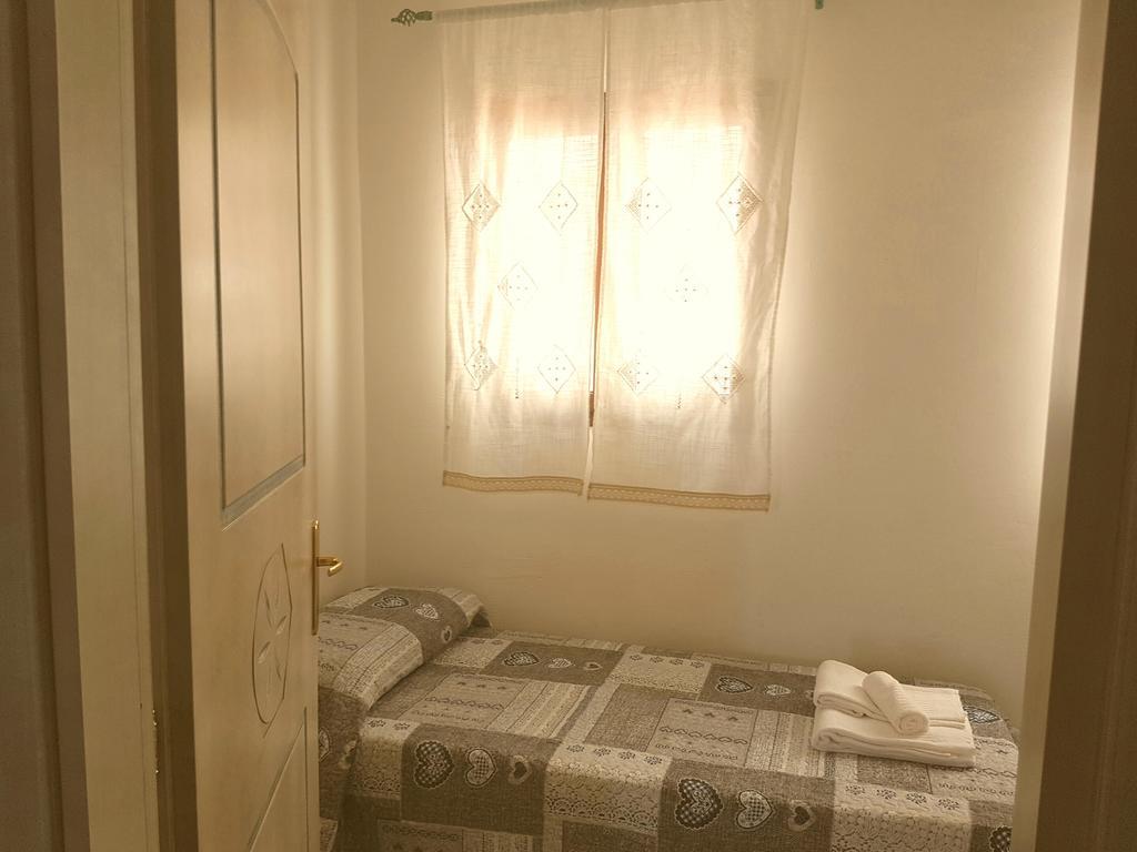 Case Vacanza Rosa Porto San Paolo  Extérieur photo